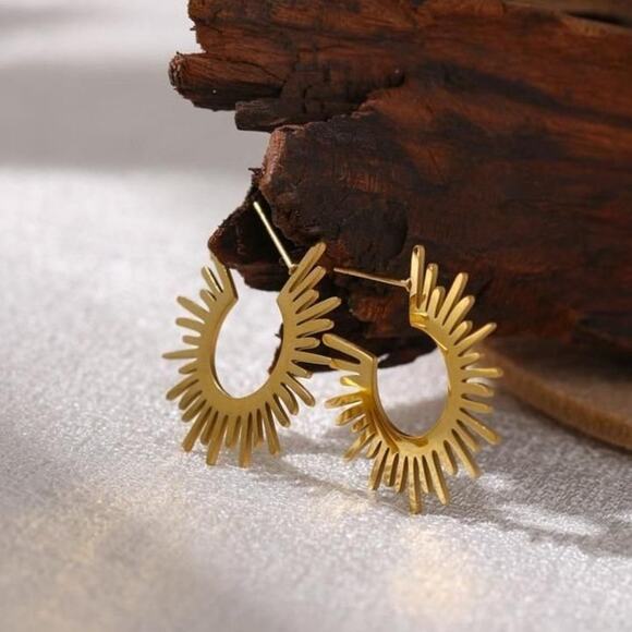 18K Gold Plated Sun C-shape Earrings - Picture 6 of 9